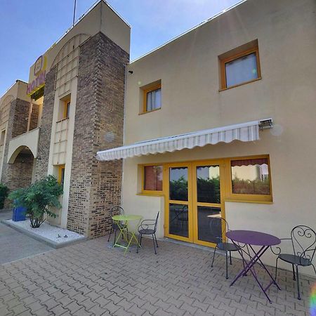 The Originals Access, Hotel Beziers Est Villeneuve-lès-Béziers Exteriér fotografie